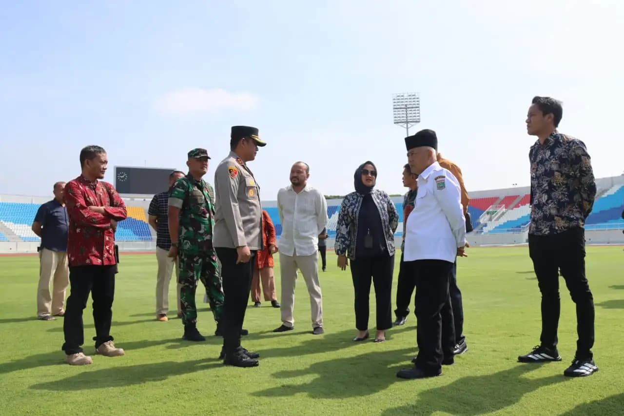 Bupati Malang Tandatangani Berita Acara Serah Terima Pengelolaan Renovasi Stadion Kanjuruhan Kabupaten Malang