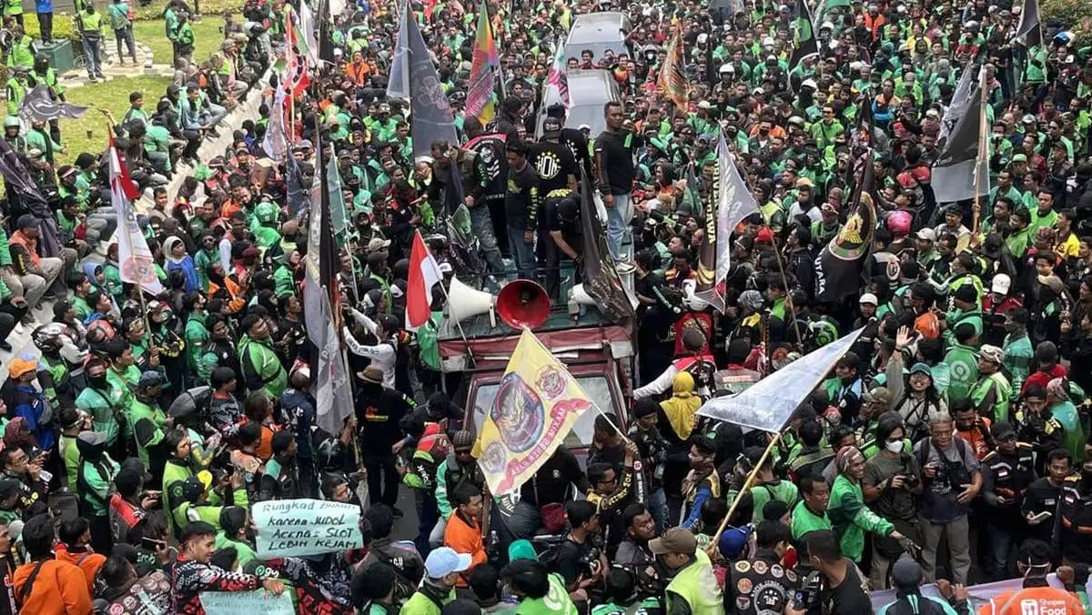 Demo Ojol Aksi 205: Ribuan Driver Turun ke Jalan, Layanan Online Terancam Lumpuh