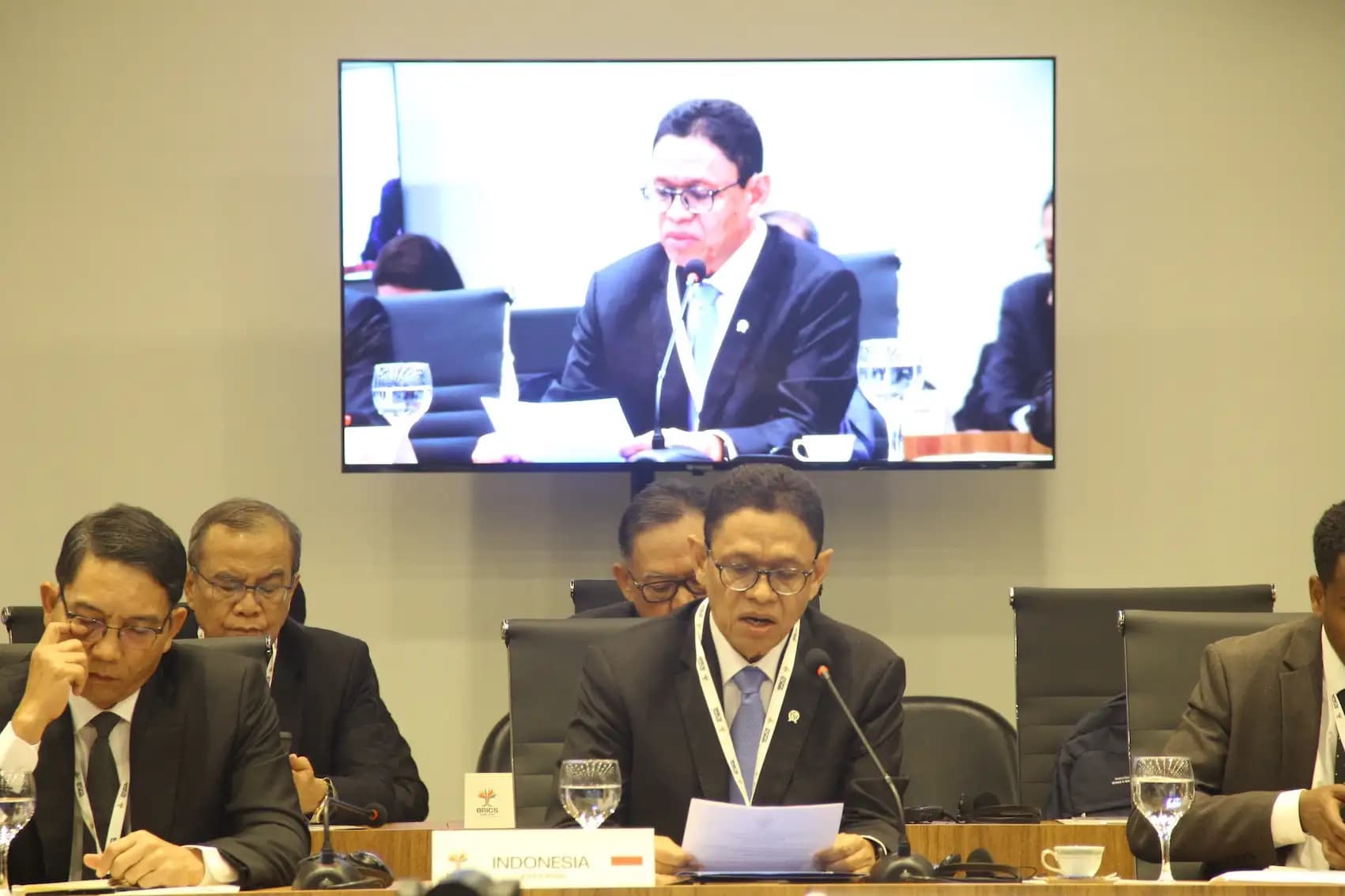 Wamen ESDM Yuliot Tegaskan Komitmen Indonesia pada Transisi Energi Bersih di Forum BRICS 