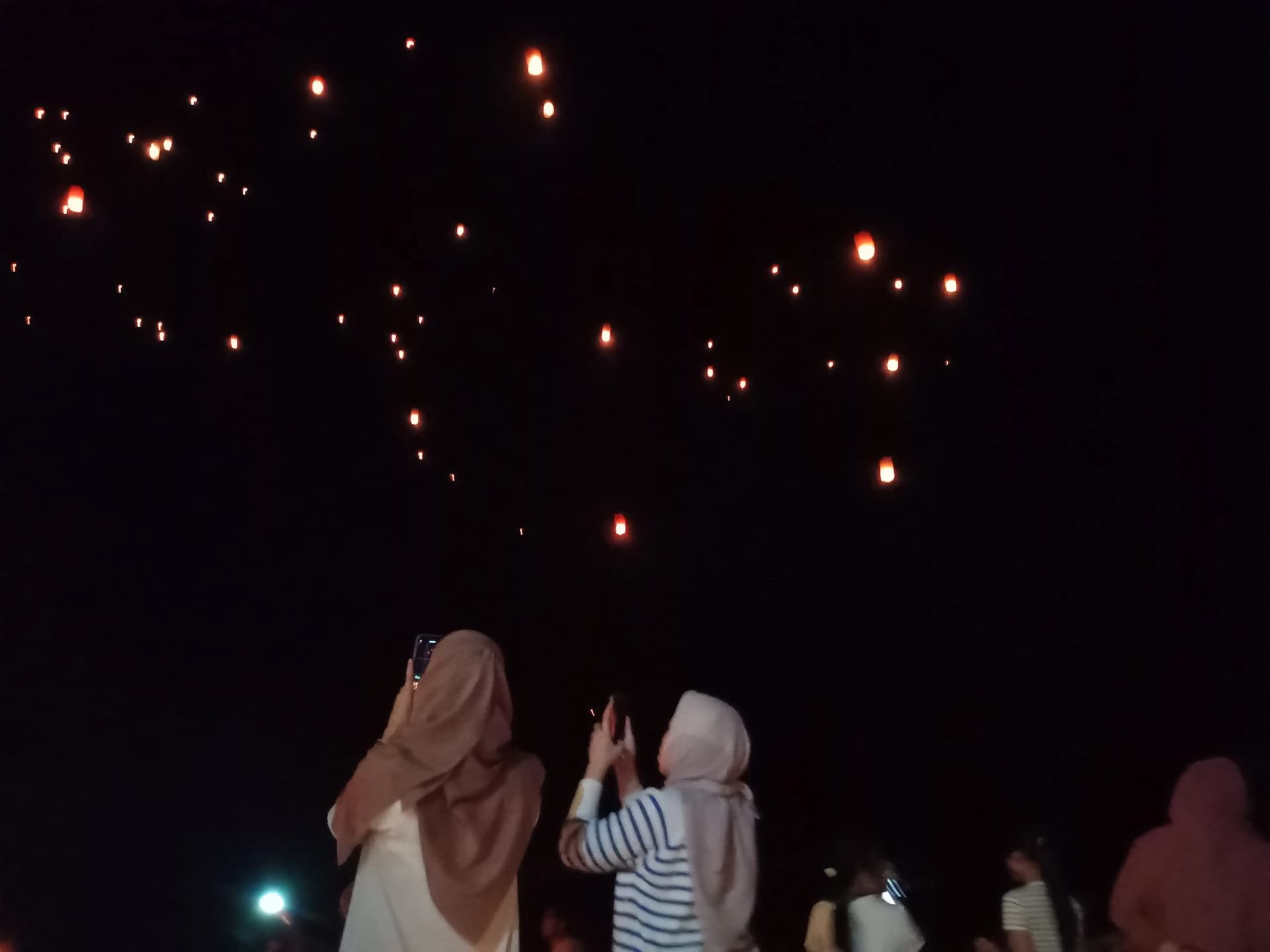 Lampion Beach Party di Pantai Ngliyep Sukses Tarik 400 Wisatawan  