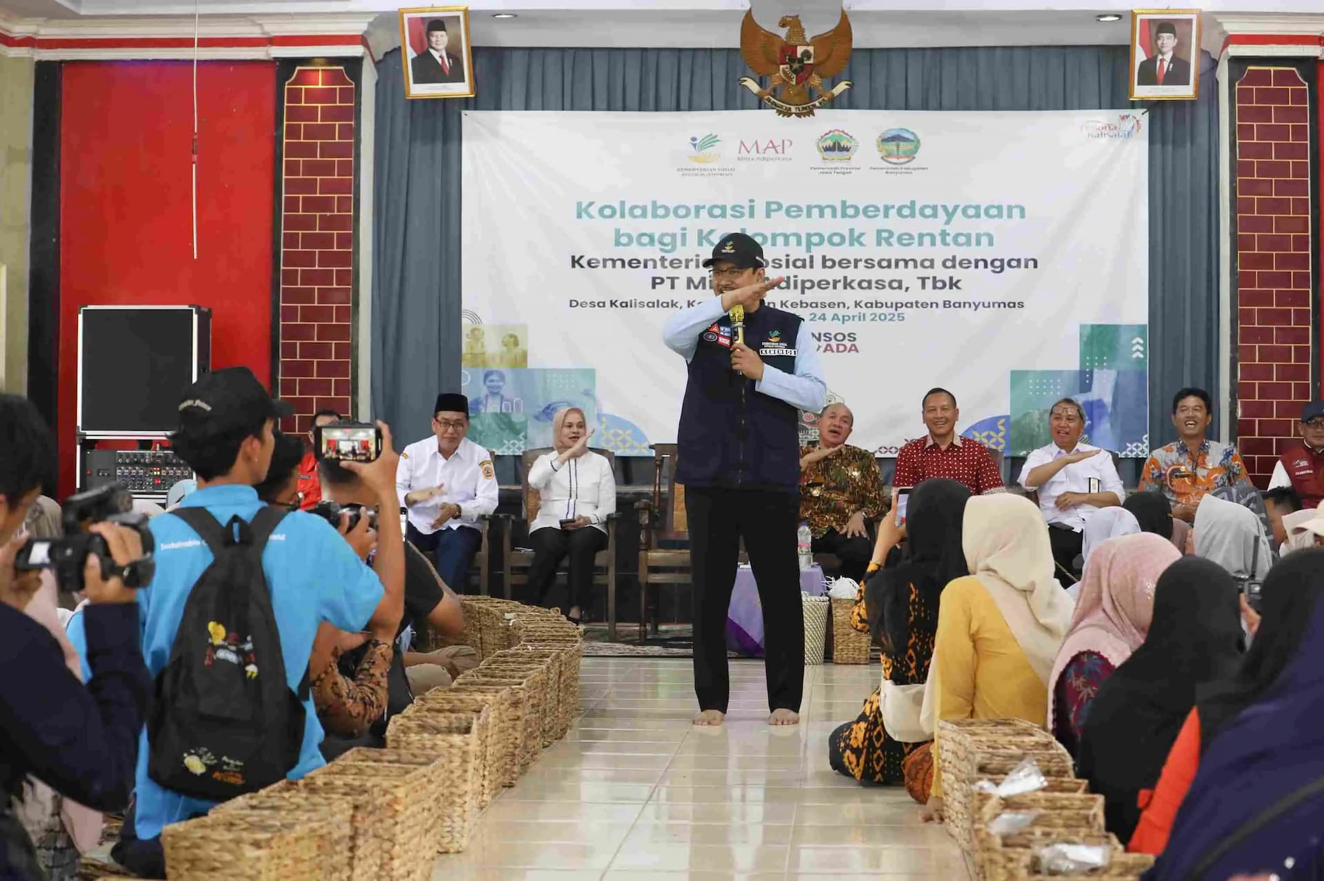 Melalui Enceng Gondok Banyumas, Mensos Gus Ipul Dorong Semangat PM untuk Naik Kelas
