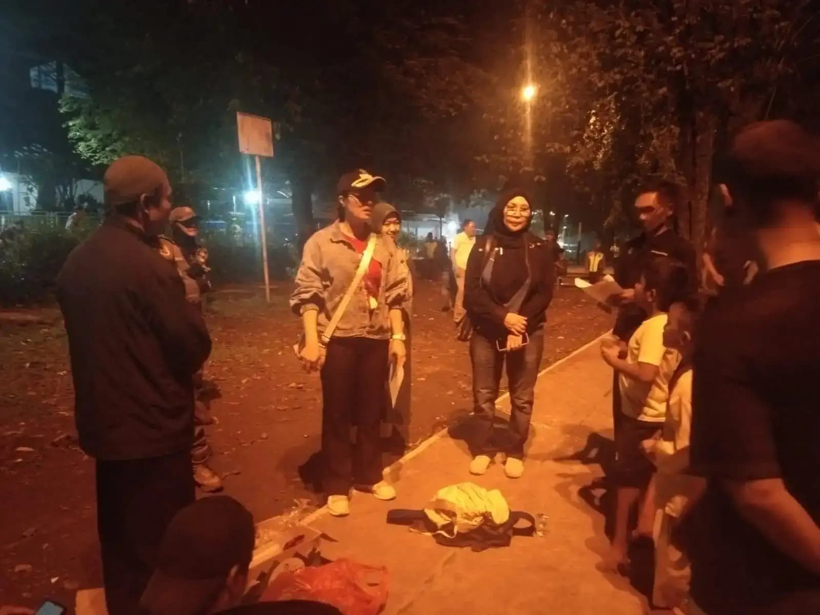 Jam Malam Pelajar Mulai Berlaku, Tim Gabungan Patroli Cafe dan Warkop di Sukmajaya