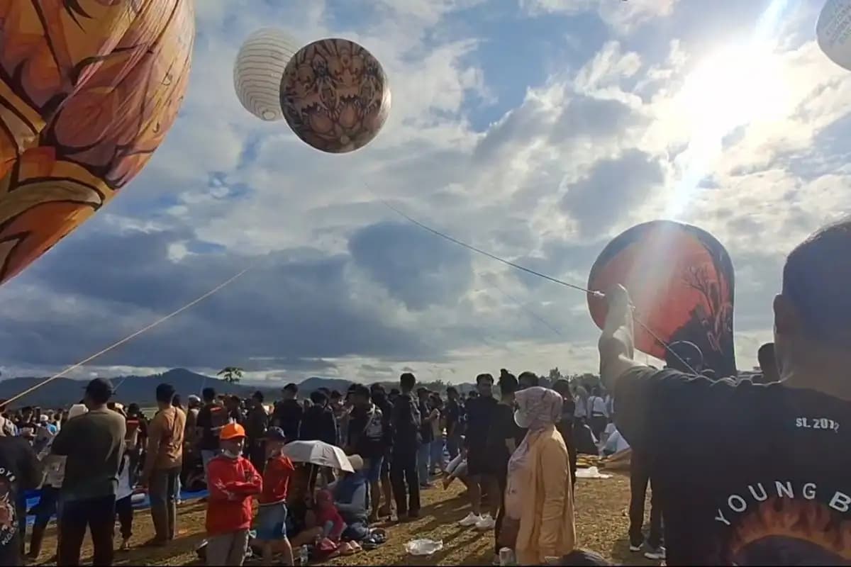 Festival Balon Udara Tulungagung 2025 Sukses Tarik Ribuan Pengunjung  