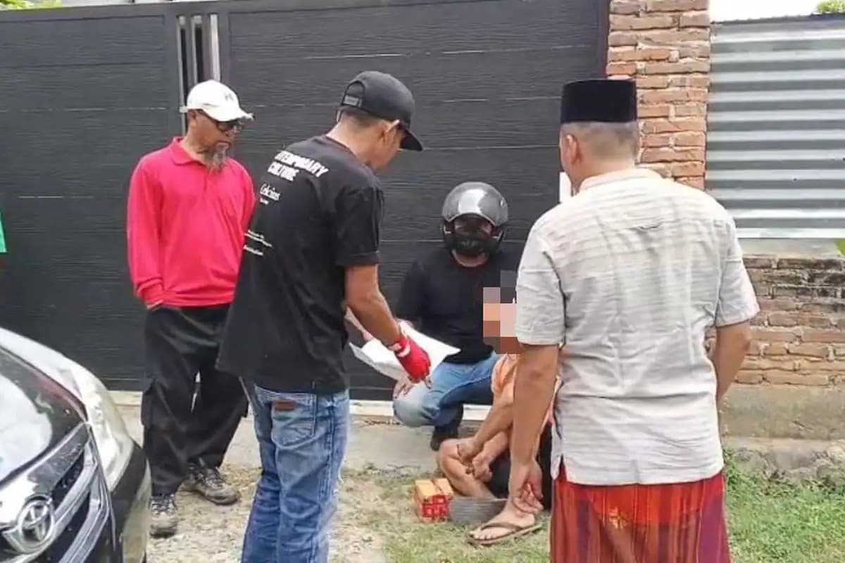 Pemuda di Sumbawa Ditangkap Usai Ambil Paket Ganja yang Dibeli via Facebook  