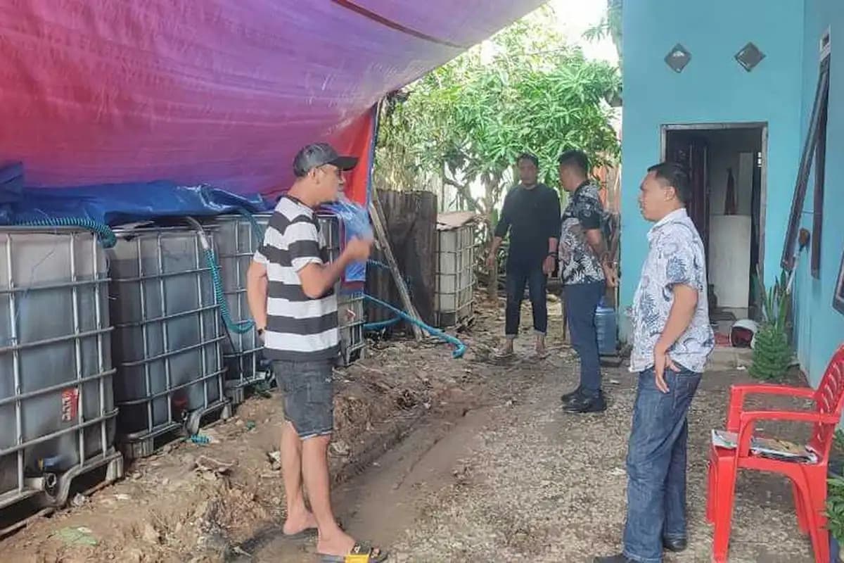 Polisi Ungkap Penimbunan 2 Ton Solar Subsidi di Maros, Satu Orang Diamankan  