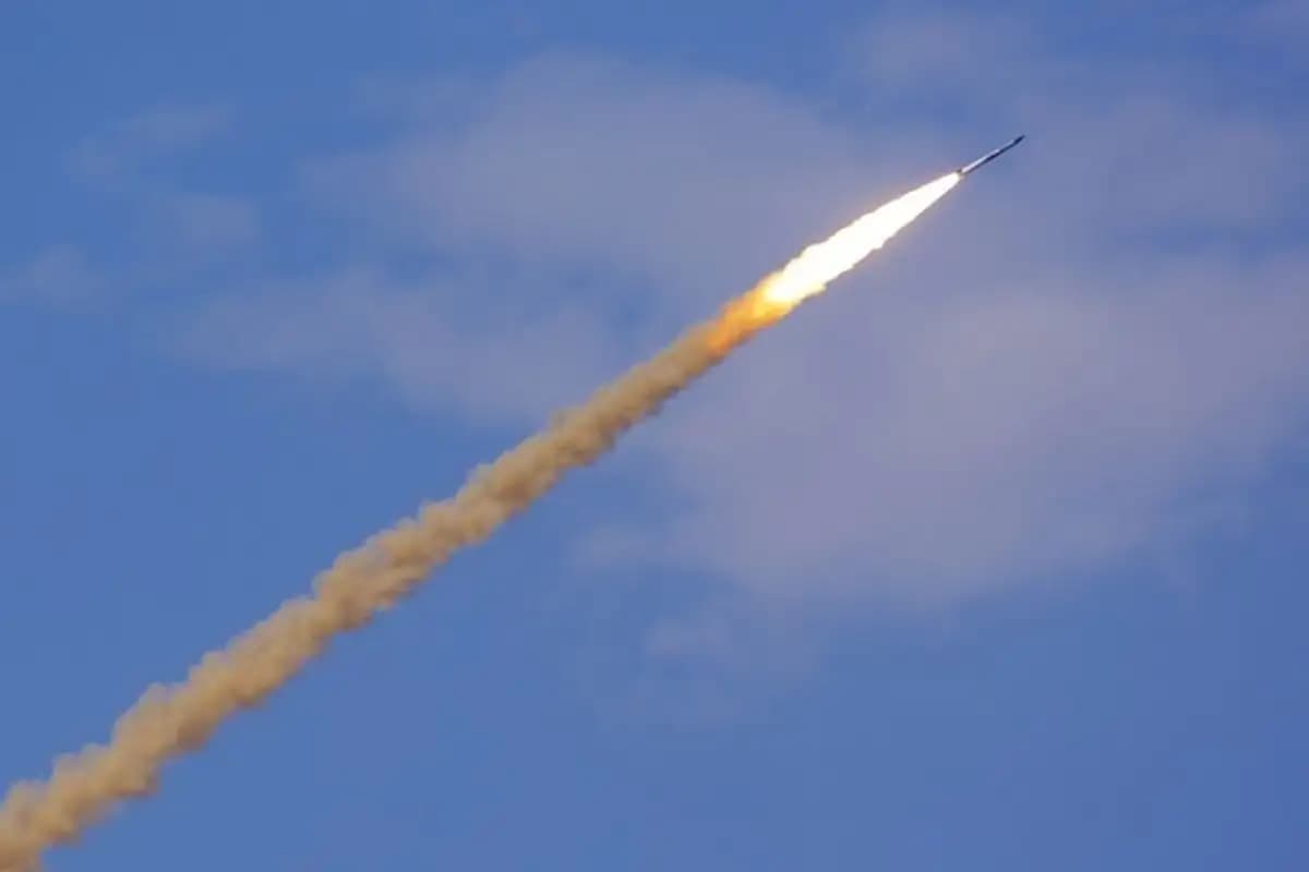 Iran Klaim Rudal Hipersonik Fattah Berhasil Tembus Pertahanan Israel  