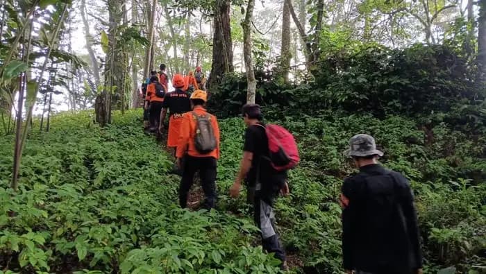 Kakek Hilang di Gunung Salak Ditemukan Tewas di Jurang Sedalam 120 Meter