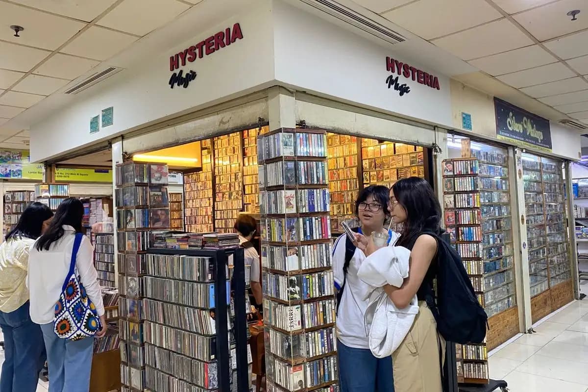 Kebangkitan Kaset dan Vinyl: Blok M Square Jadi Surga Baru Pecinta Musik Analog  