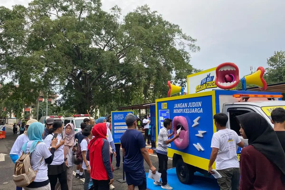 Korban Judi Online Luapkan Duka di Mobil Anti Judi Depok  
