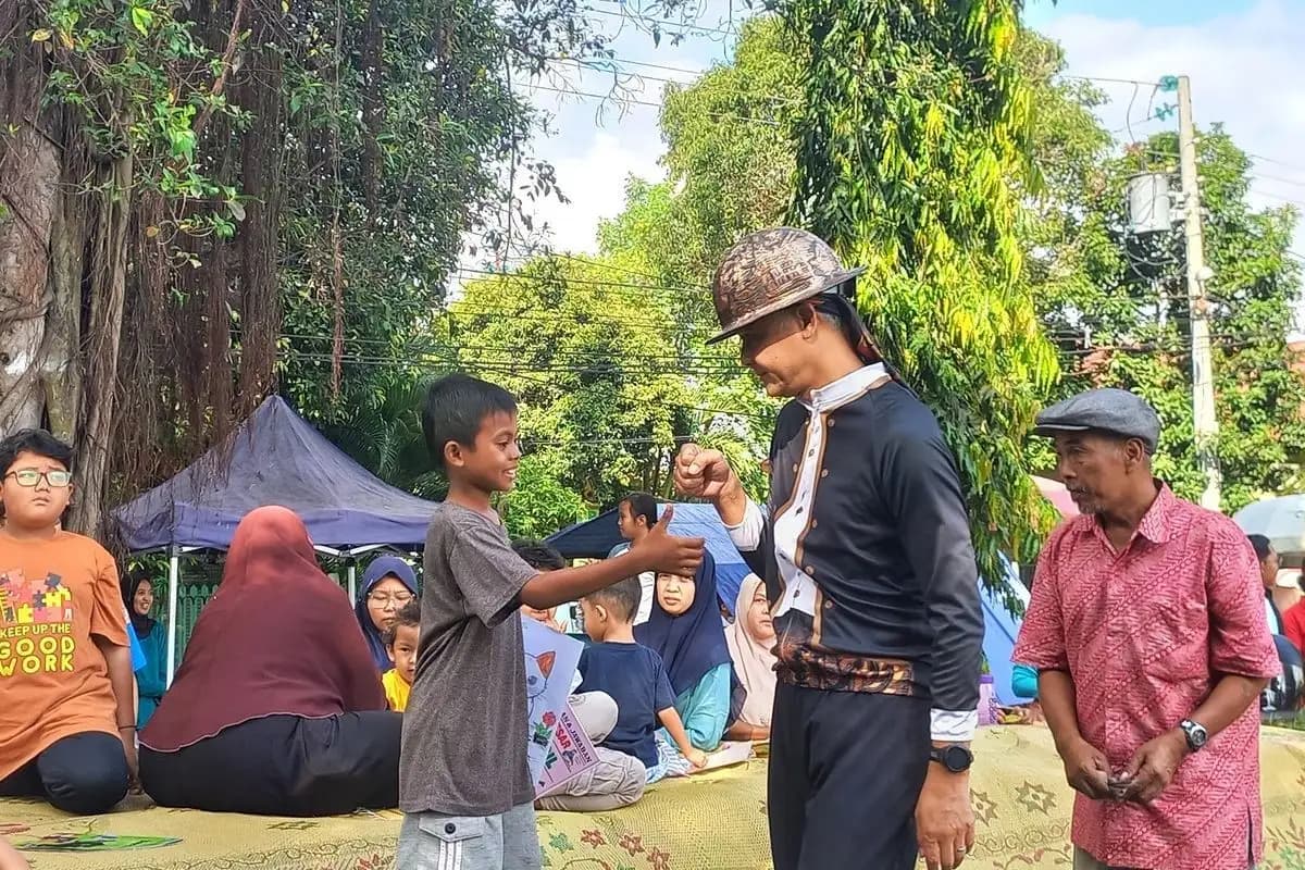 Aksi Bersih-bersih oleh Onthelis di Yogyakarta Dikritik sebagai Bentuk Teguran untuk Kebersihan Kota  