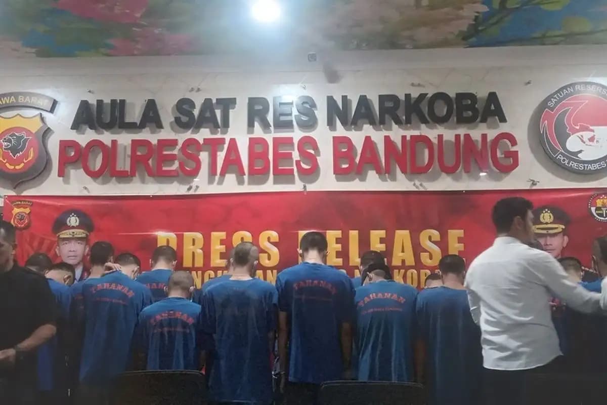 Polisi Ungkap Modus Palsukan Sabu Jadi Blue Ice di Bandung