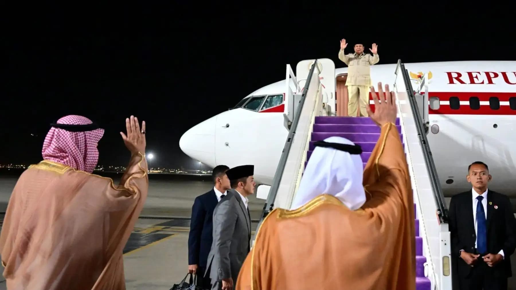 Usai Kunjungan Dua Hari, Presiden Prabowo Tinggalkan Arab Saudi dan Lanjutkan Misi Diplomatik ke Negara Berikutnya