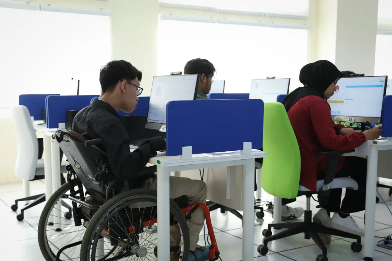 Ujian Mandiri UGM Diikuti 34.627 Peserta, Panitia Fasilitasi Peserta Disabilitas