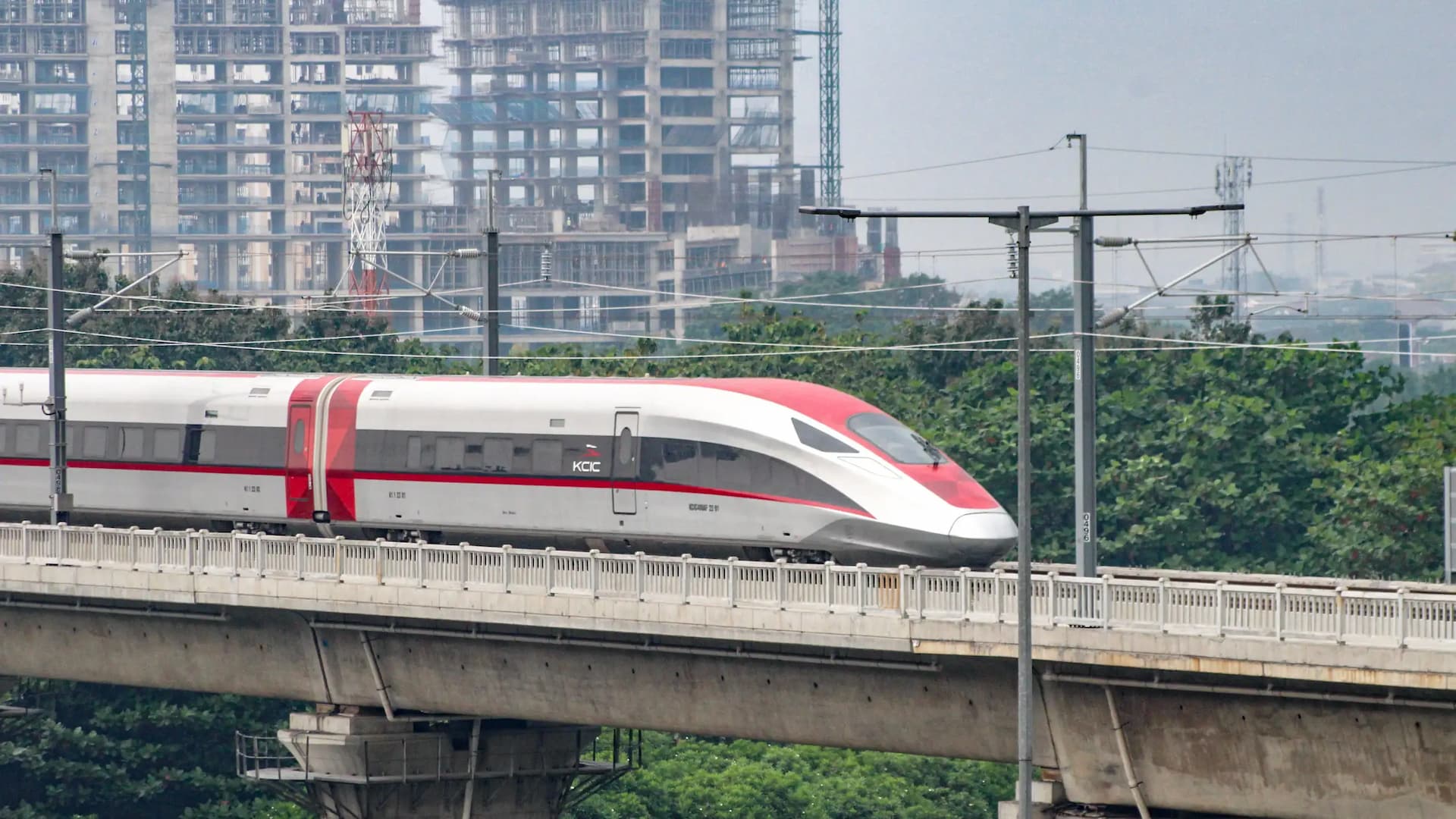 KCIC Akui Butuh Dukungan Pemerintah untuk Proyek Kereta Cepat Jakarta-Surabaya  
