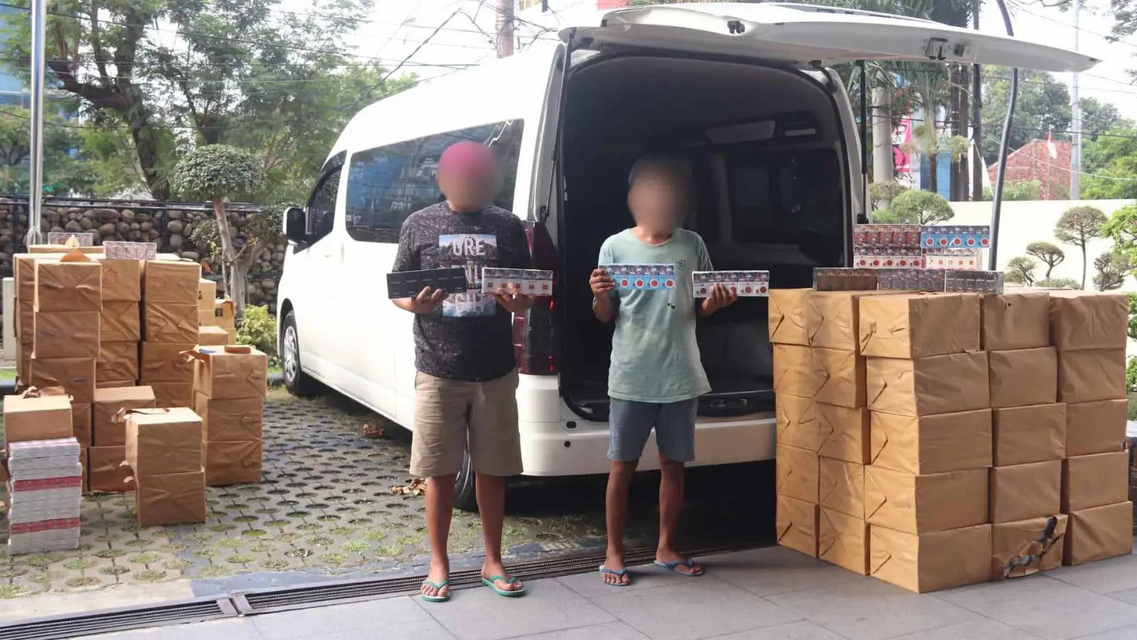 758.800 Batang Rokok Ilegal Disita di Semarang, Diselundupkan Pakai Minibus Wisata