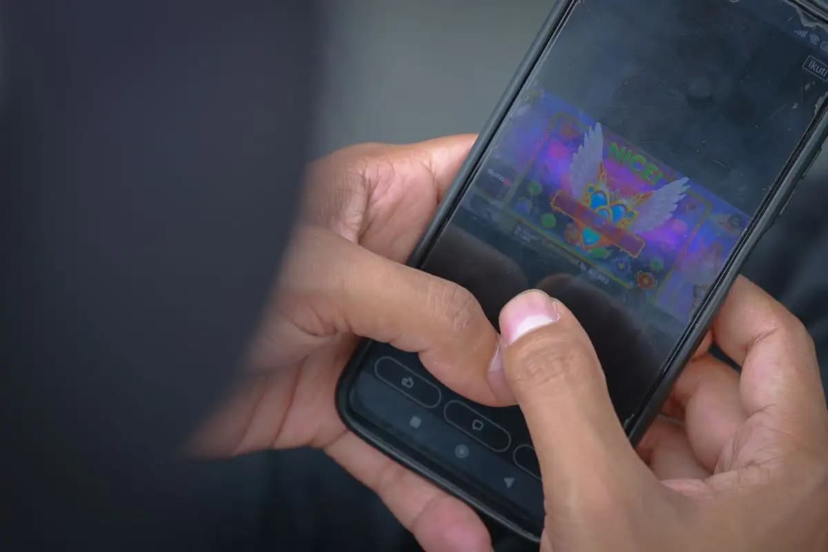 570 Ribu Penerima Bansos Main Judi Online, Sosiolog UGM Soroti Kegagalan Negara  