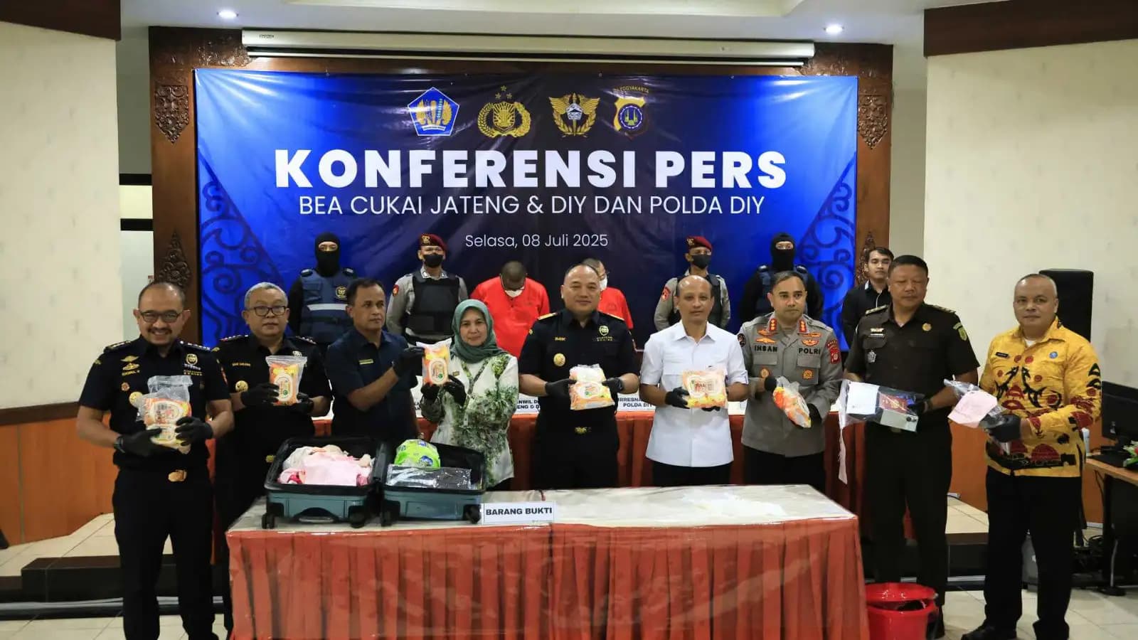 9,5 Kg Sabu Cair Gagal Diselundupkan di Bandara YIA, Dua Orang Diamankan