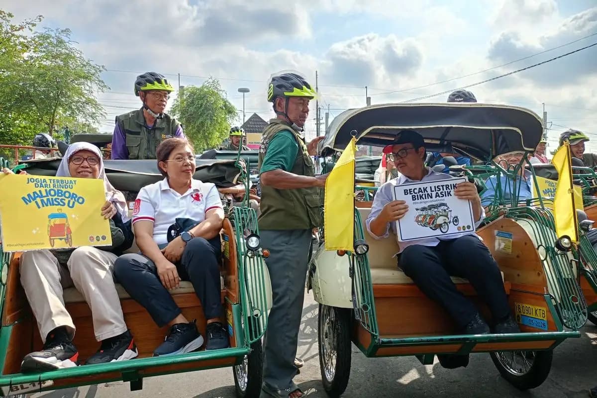 Wali Kota Yogya Dorong Becak Listrik di Malioboro sebagai Daya Tarik Wisata Ramah Lingkungan  