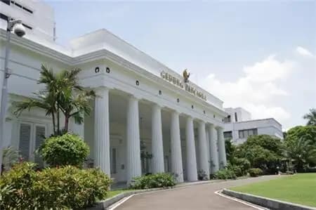 Pemerintah Berhasil Pulangkan Selebgram AP yang Ditahan di Myanmar  