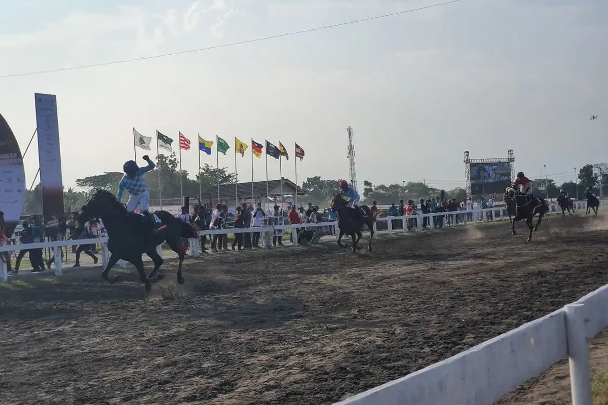 Prabowo Tekankan Keselamatan di Kejurnas Pacuan Kuda Bantul, King Argentin Raih Rekor Triple Crown  