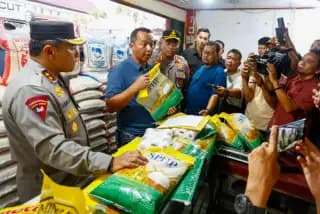 Polda Riau Bongkar Kasus Beras Oplosan Bermerek SPHP, 9 Ton Diamankan