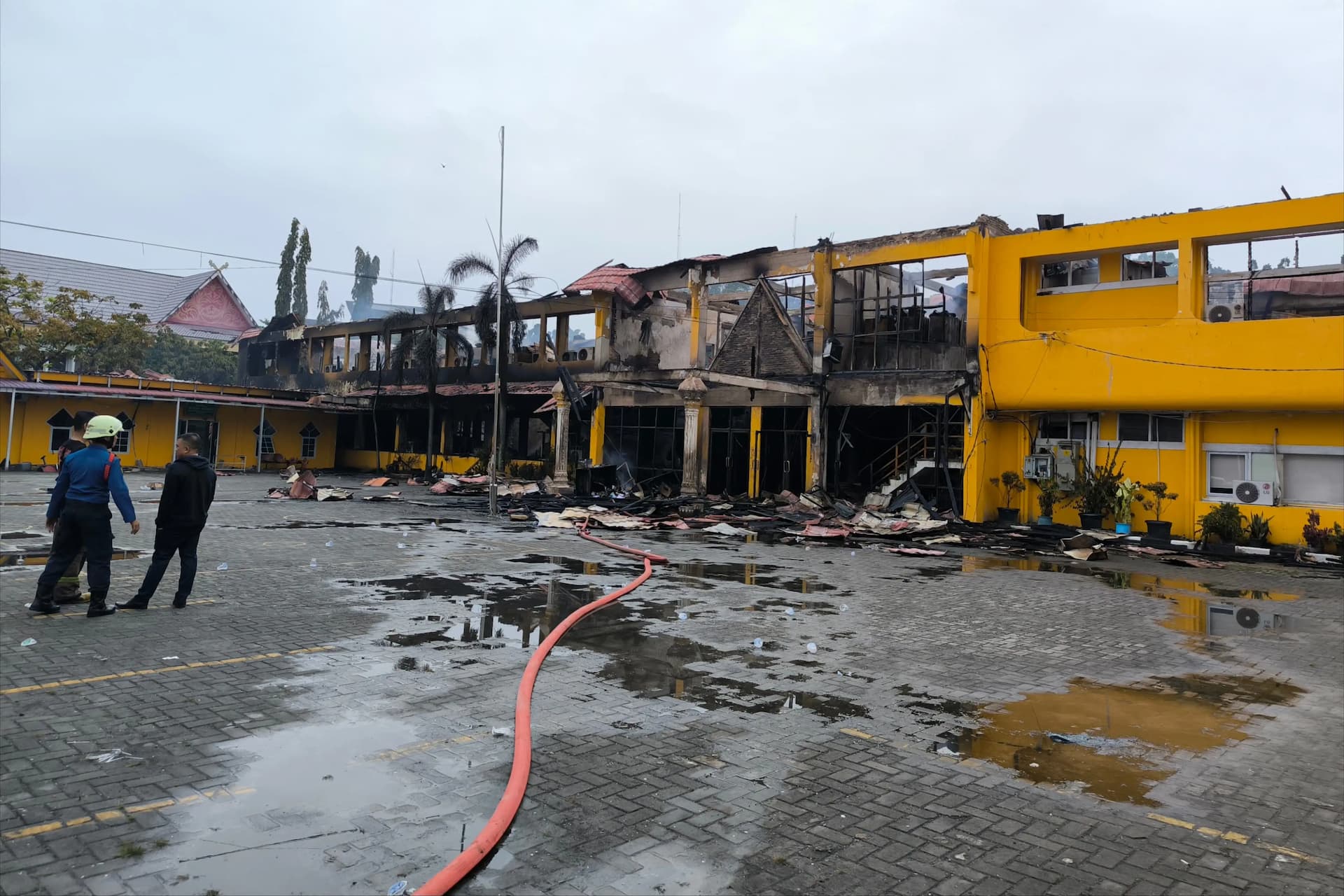 Kantor Disnakertrans Riau Ludes Terbakar, Pelayanan Tatap Muka Dihentikan Sementara
