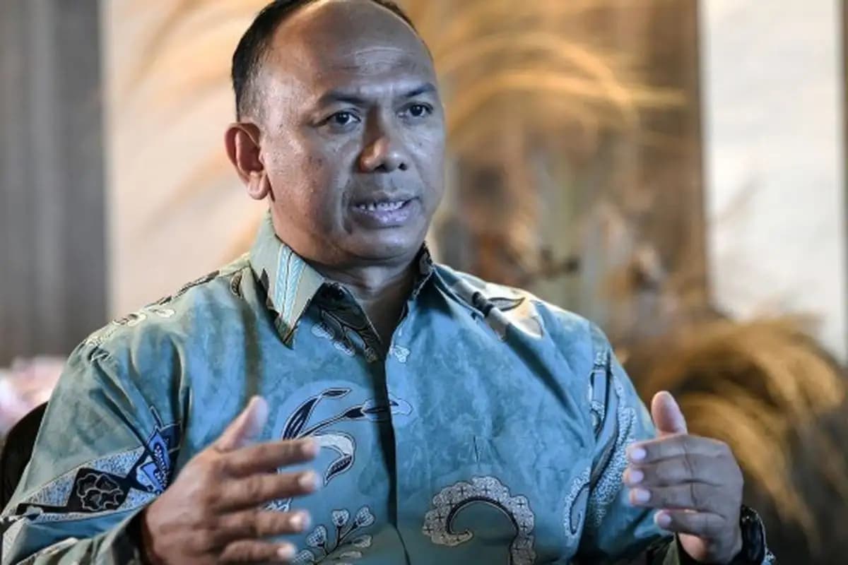 Kemkomdigi Larang Penggunaan Starlink untuk Layanan Jelajah di Darat  