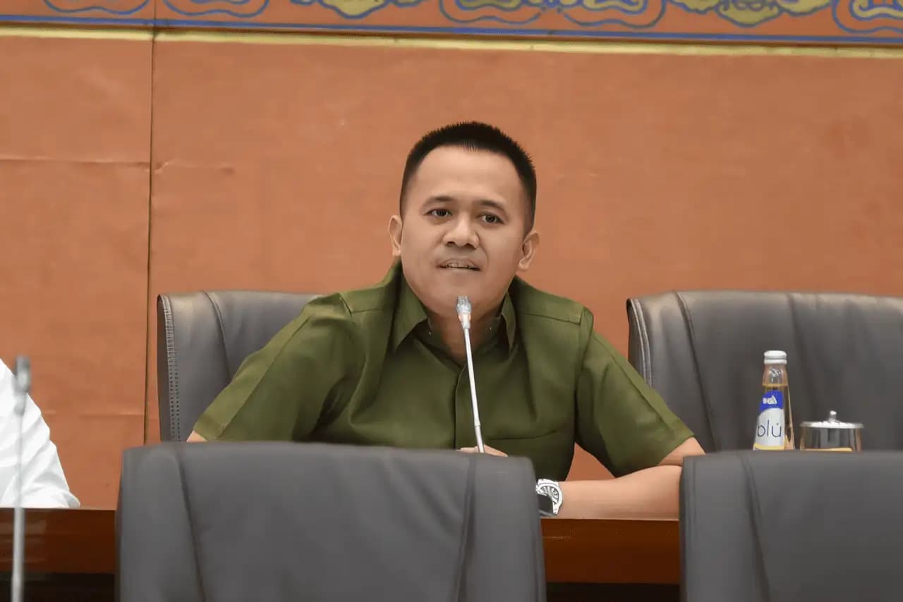 Utang PLN Naik Rp156 M per Hari, DPR Soroti Kinerja dan Integritas Direksi