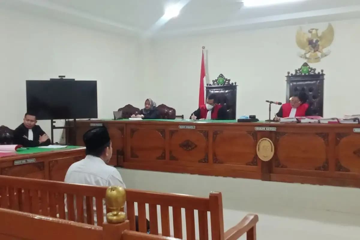 Kepala Perpustakaan UIN Alauddin Makassar Dituntut 8 Tahun Penjara dalam Kasus Sindikat Uang Palsu  