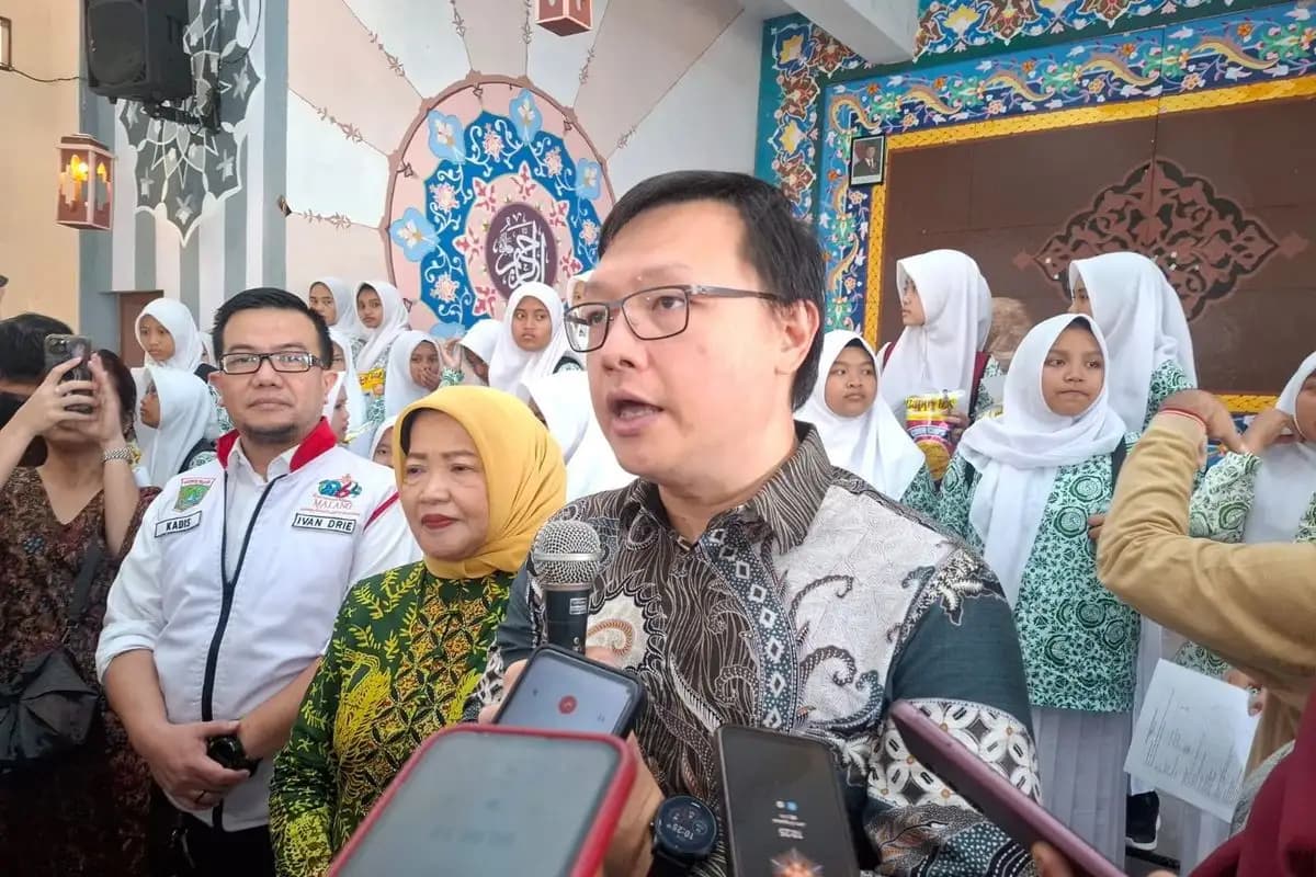 Kemenko PM Soroti Masalah Kesehatan Mata Anak Saat CKG di Malang  