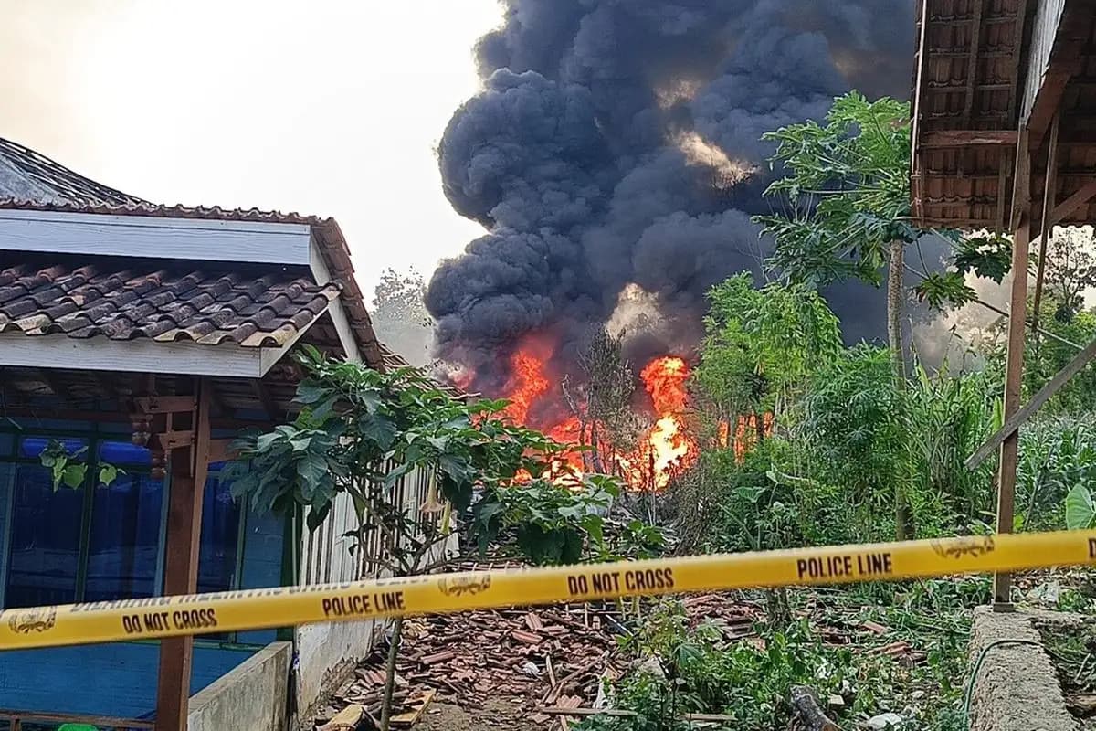 Kebakaran Sumur Minyak Ilegal di Blora Tewaskan 3 Warga, 50 KK Mengungsi 