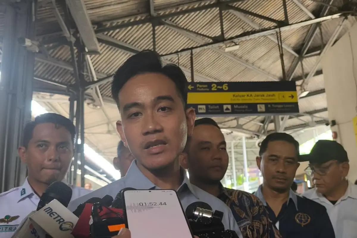 Gibran Tolak Usul Gerbong Khusus Perokok, Sarankan Prioritas untuk Ibu Hamil dan Difabel