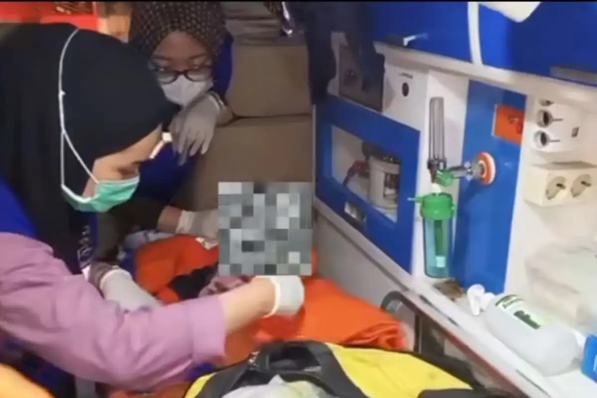 Bayi Baru Lahir Ditemukan di Semak-semak Taman Kampus ITS Surabaya