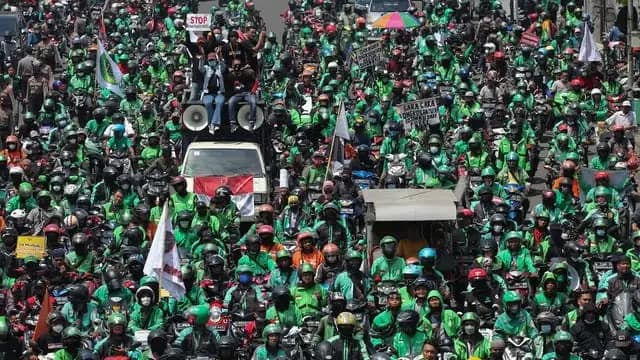 Driver Ojol Tewas Dilindas Rantis Brimob di Demo Senayan Ternyata Mitra Ganda Grab dan Gojek