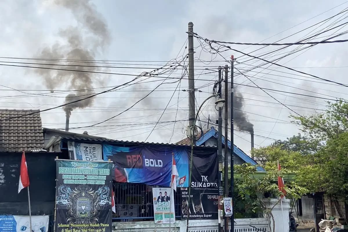Pabrik Tahu di Sidoarjo Gunakan Bahan Bakar Plastik, Ancam Kesehatan dan Cemari Udara