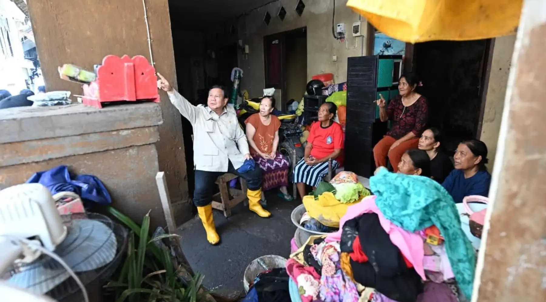 Presiden Prabowo Tinjau Lokasi Banjir di Badung, Pastikan Bantuan Tepat Sasaran