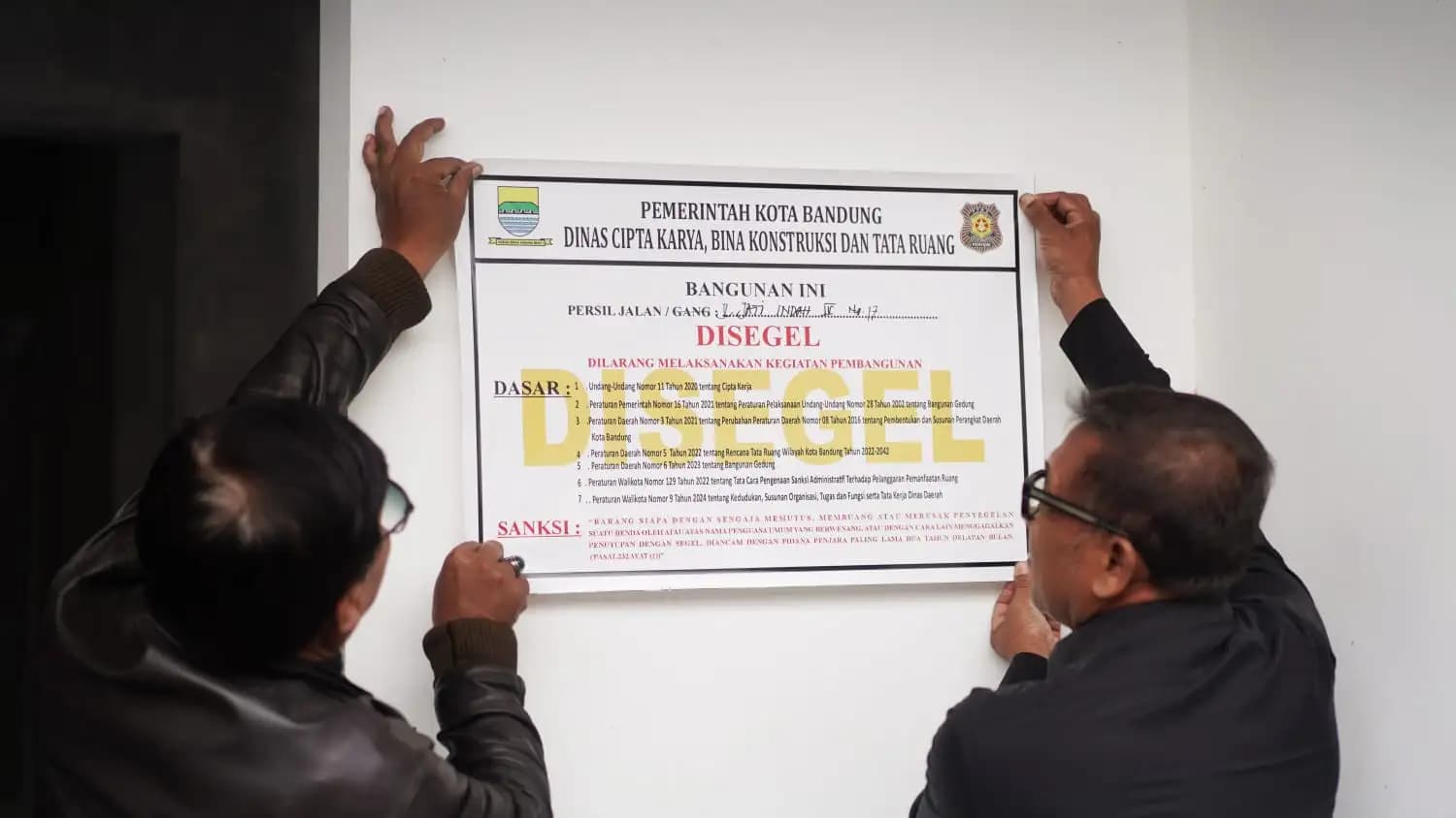 Pemkot Bandung Segel Proyek Perumahan Tak Berizin, Wakil Walikota Turun Langsung