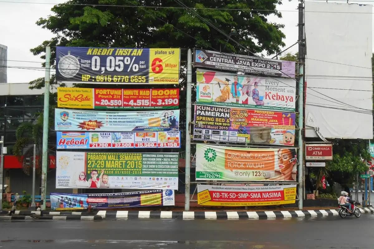 Pemkot Surabaya Tertibkan 155 Reklame Ilegal untuk Optimalkan PAD