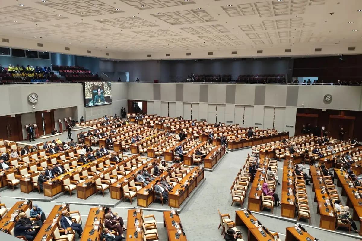 DPR Sahkan APBN 2026, Anggaran Makan Bergizi Gratis Capai Rp 335 Triliun