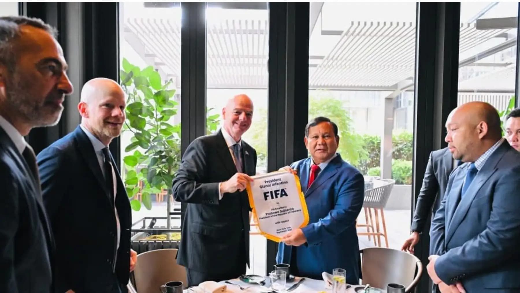 Presiden Prabowo Bertemu Presiden FIFA di New York, Bahas Penguatan Sepak Bola Indonesia