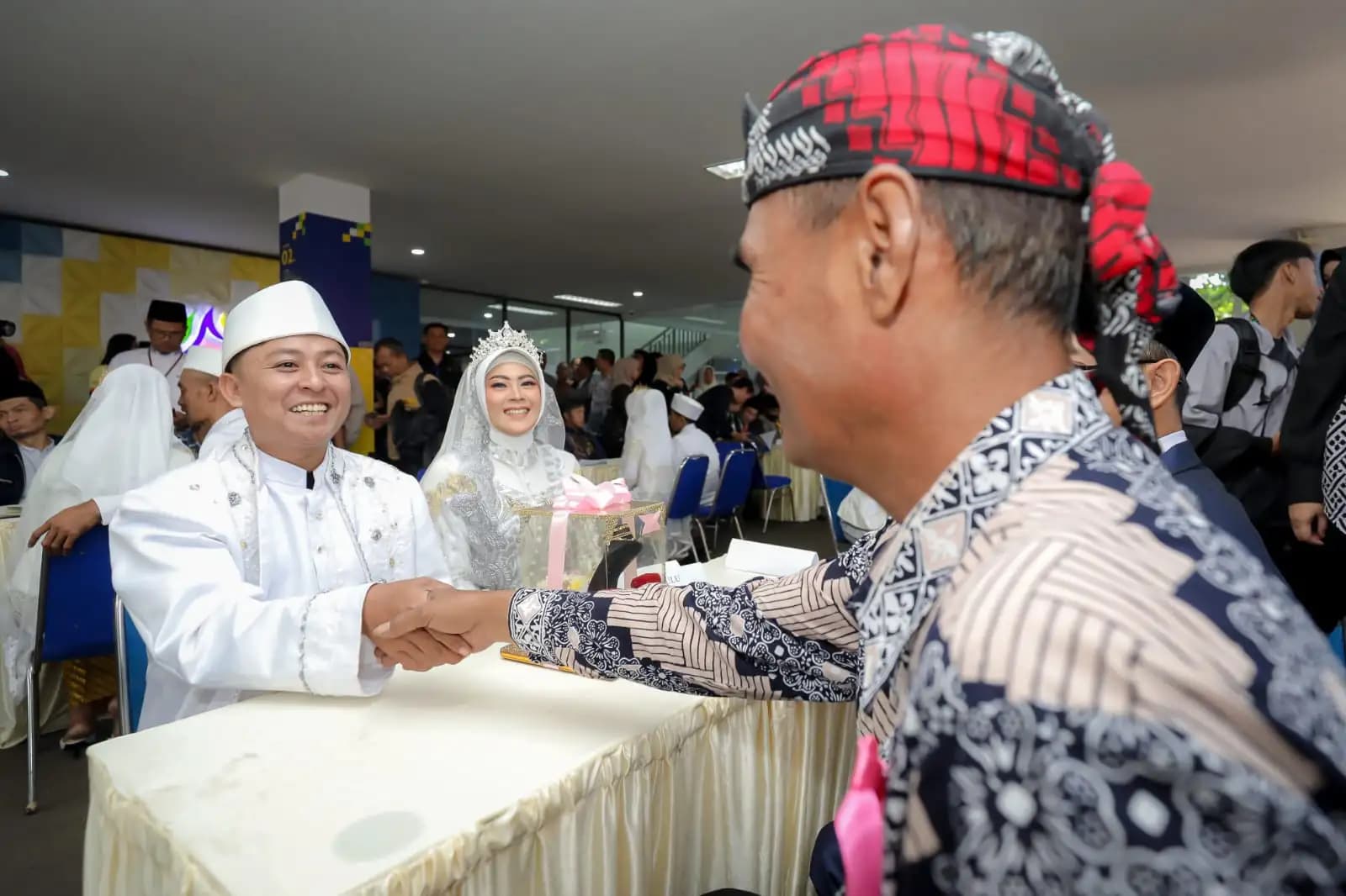 Nikah Massal di Bandung,  Mahar hingga  Bulan Madu Ditanggung Penuh  Pemkot