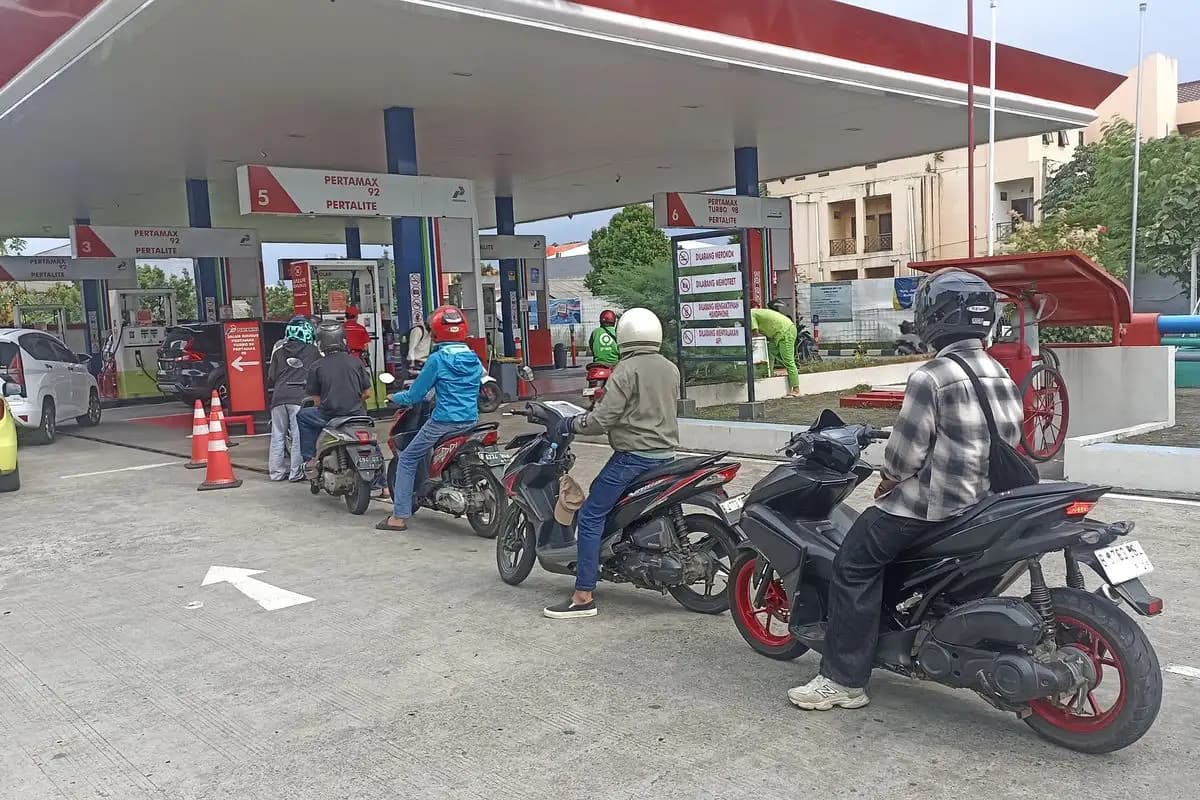 Kelangkaan Stok BBM di SPBU Swasta Warga Beralih ke Pertamina