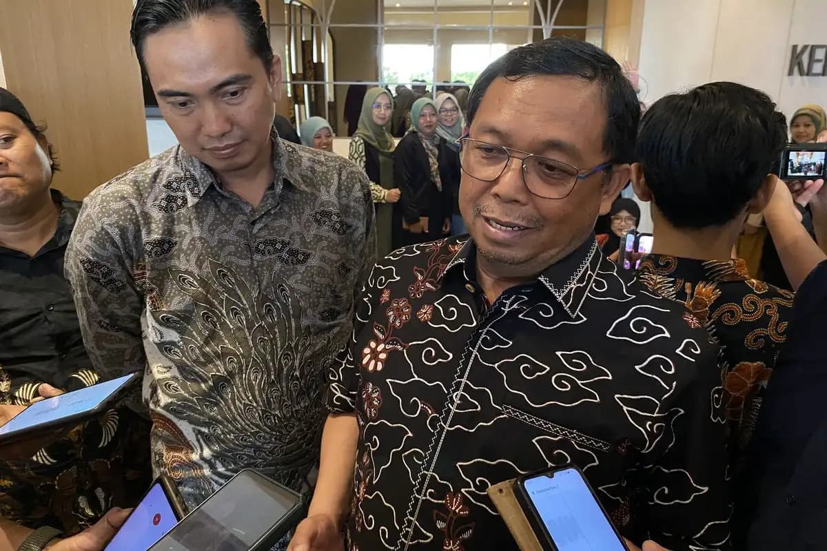 Anggota DPR Minta Rencana Kereta Cepat Jakarta-Surabaya Dikaji Ulang karena Potensi Utang