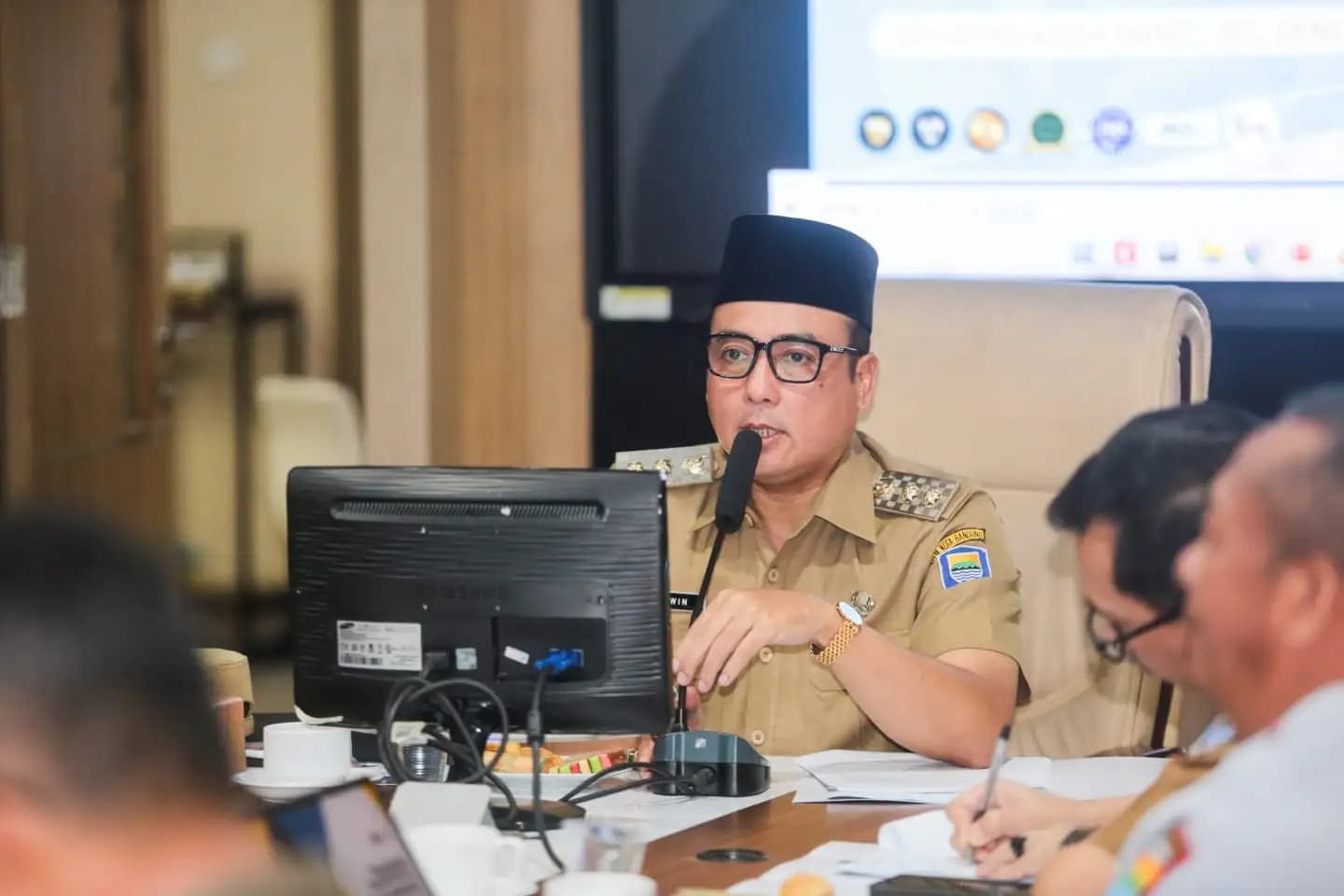 Wawalkot Bandung Erwin Bantah Isu OTT, Tegaskan Hanya Diperiksa Sebagai Saksi Kasus Korupsi