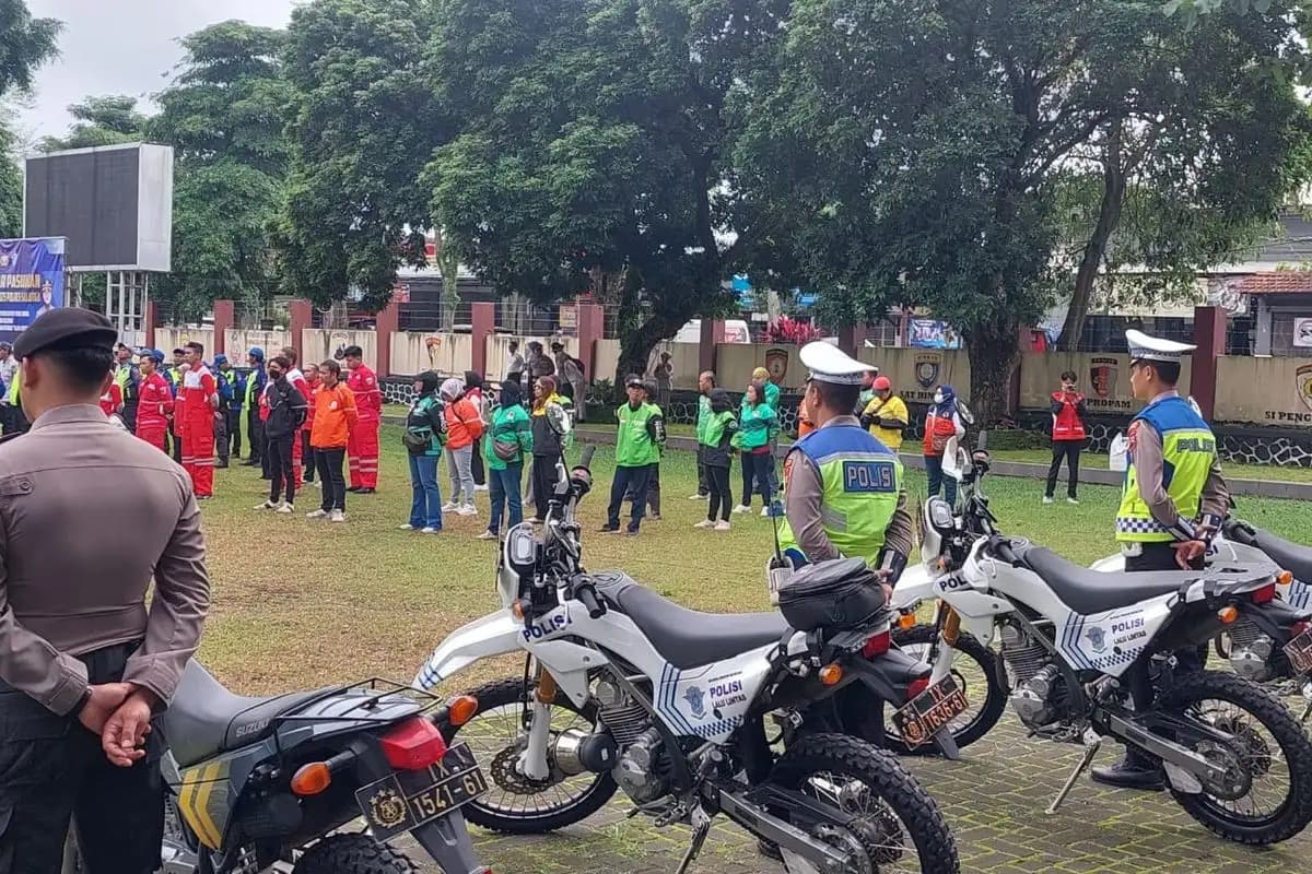 Driver Ojol di Salatiga Paksa Penumpang Pakai Helm, Semprot Parfum untuk Atasi Alasan Bau