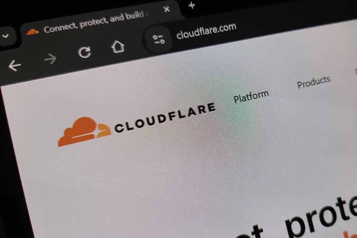 Kemenkomdigi Ancam Blokir Cloudflare di Indonesia Gagal Daftar PSE