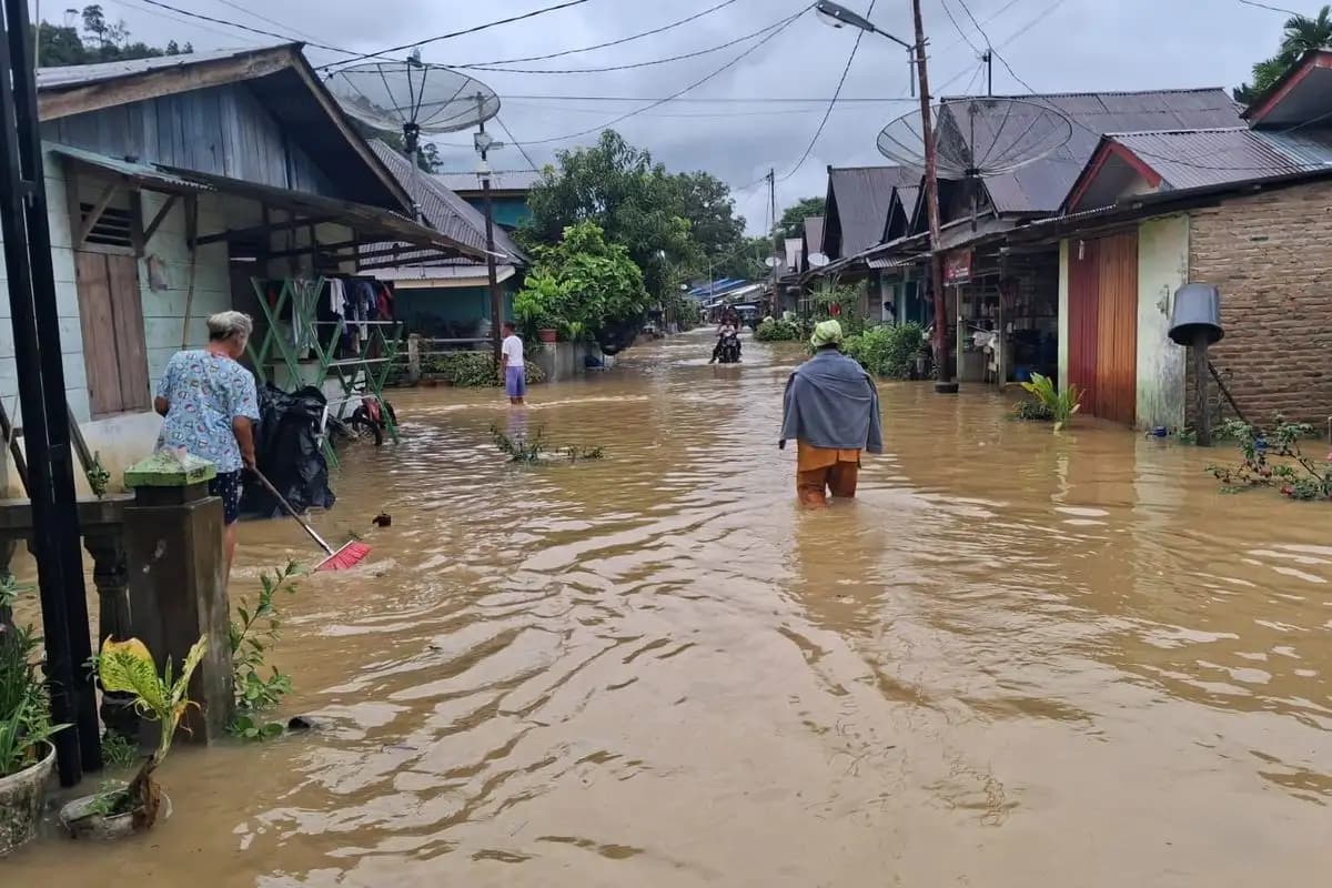 Banjir Sibolga Tewaskan 8 Orang, Komunikasi Terputus dan Wali Kota Tak Bisa Dihubungi
