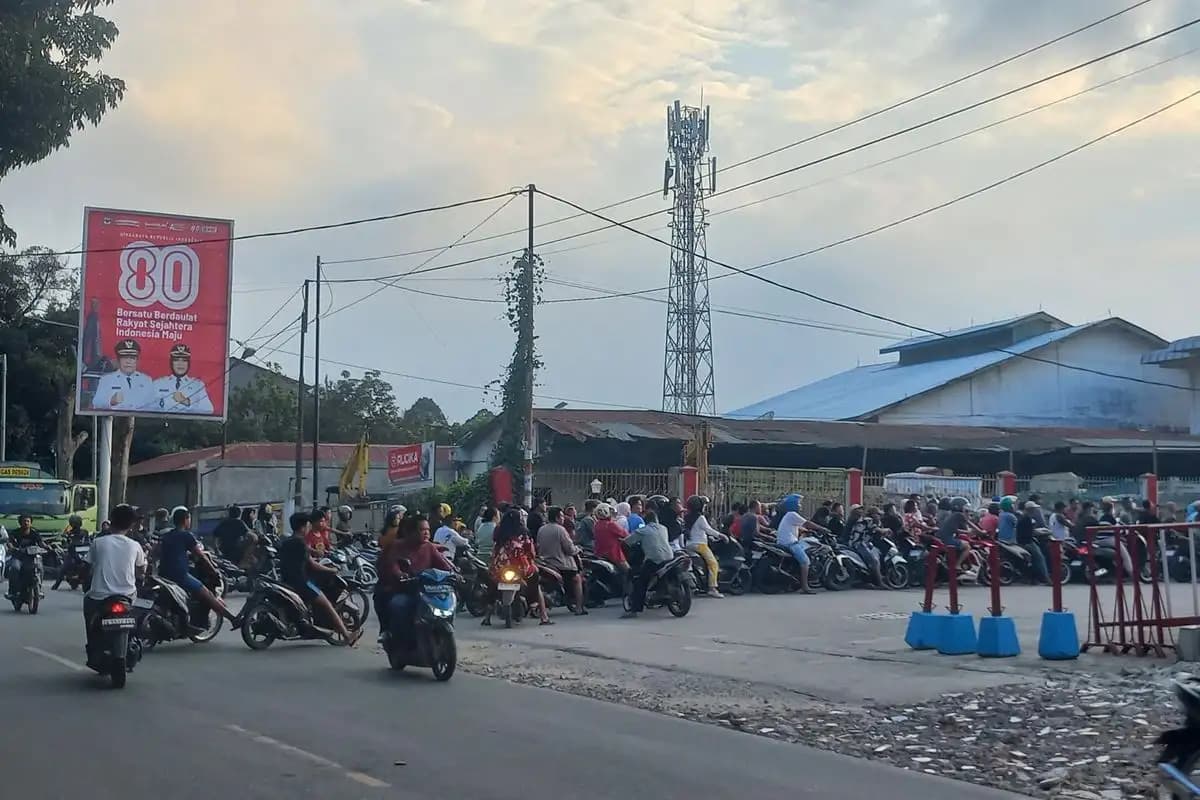 Stok BBM Menipis di Pematangsiantar, Sejumlah SPBU Tutup dan Antrean Pengendara Mengular
