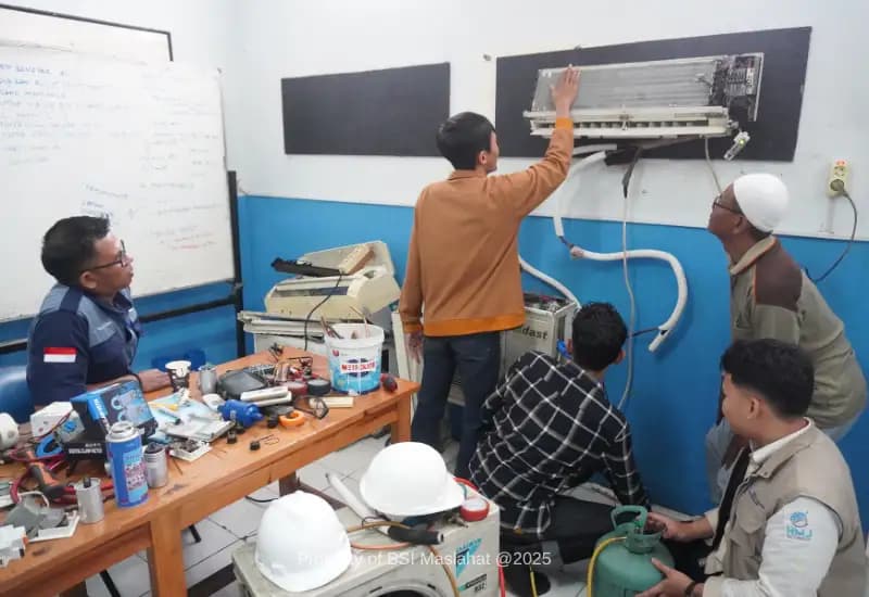 BSI Maslahat Gelar Pelatihan Keterampilan Service AC dan Handphone sebagai Upaya Tekan Angka Pengangguran
