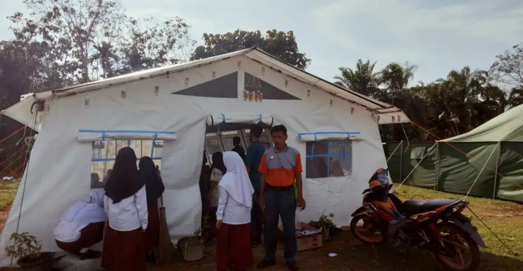 Manfaatkan Tenda Darurat,  Potret Sekolah di Aceh Tamiang Pulihkan Pembelajaran